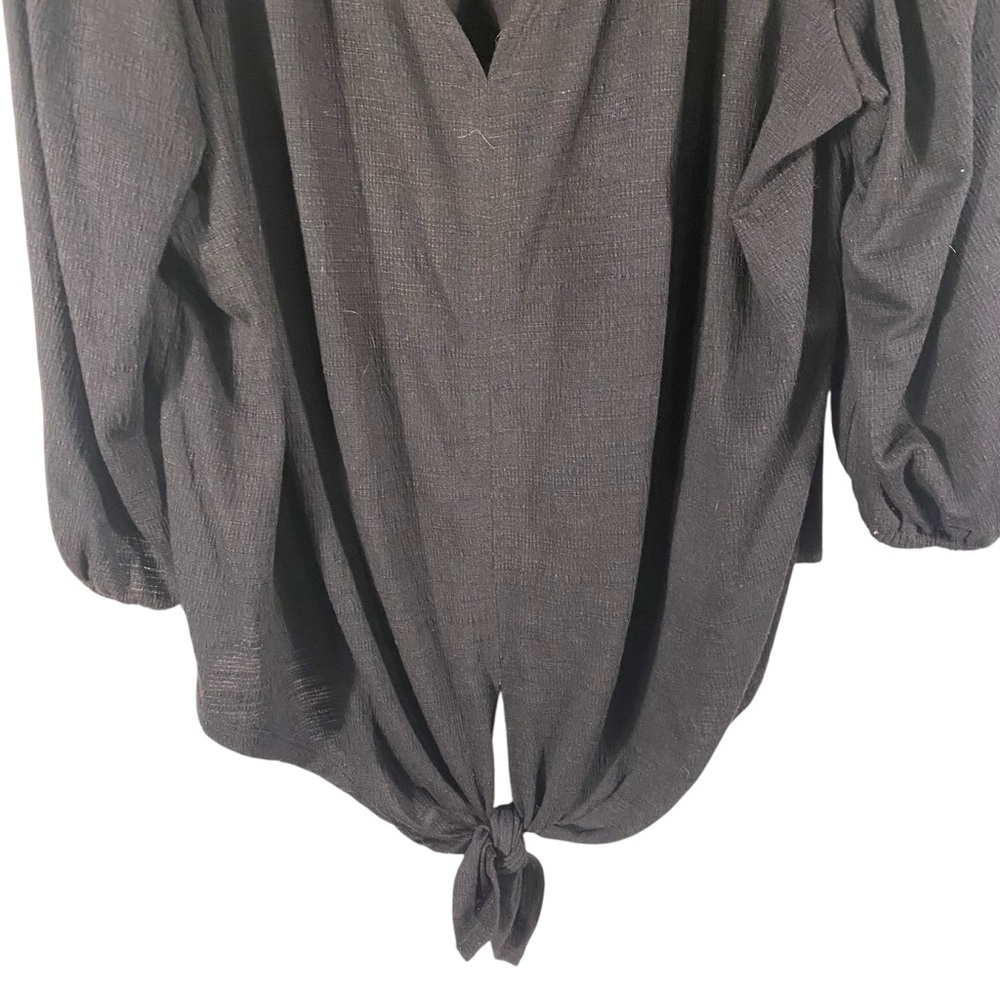 Max Studio Black V-Neck Blouse with Crochet Accents 3/4 sleeve Tied Front Sz 3X - Picture 4 of 7